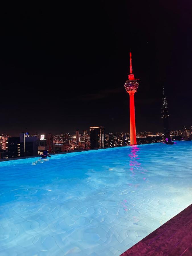 The Platinum Klcc By Moonlight Kuala Lumpur