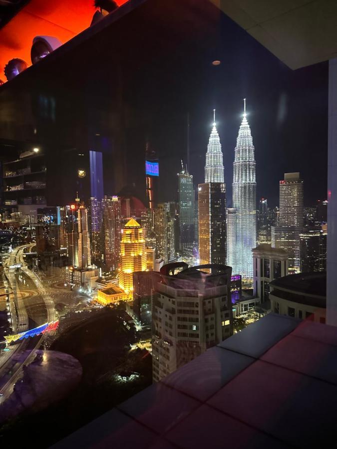 The Platinum Klcc By Moonlight * Kuala Lumpur